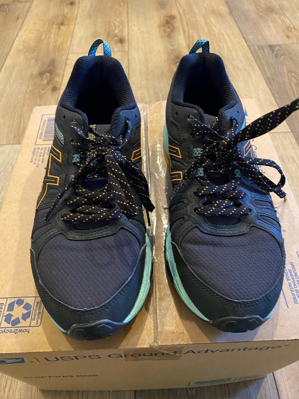 ASICS Women’s Gel-Venture 7 Trail Running Shoes, Size 7.5, Navy/Mint/Orange